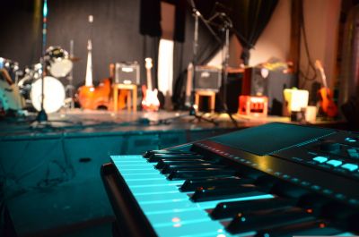 Ein Keyboard für den Musikunterricht und für Konzertauftritte der Schüler